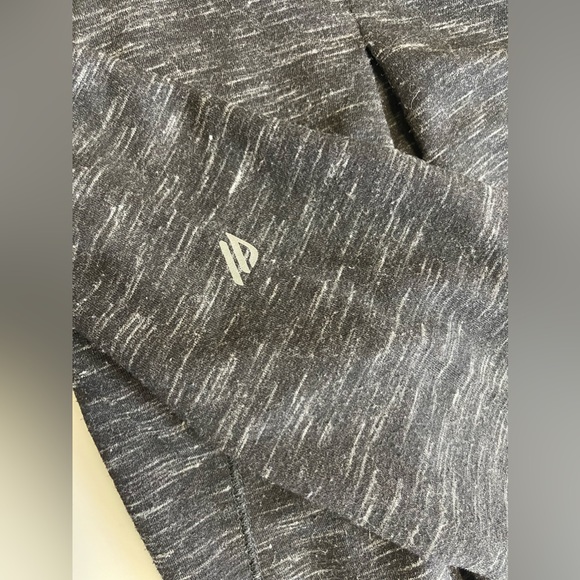 Eddie Bauer Black & White Striped turtleneck top Y8-22 - Picture 6 of 6